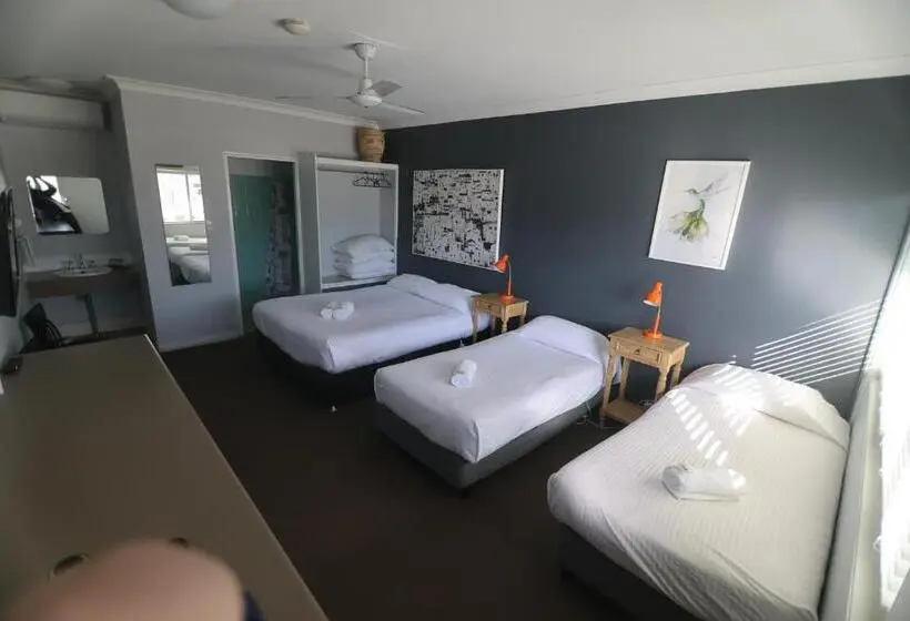 ファミリールーム, Motel Melrose