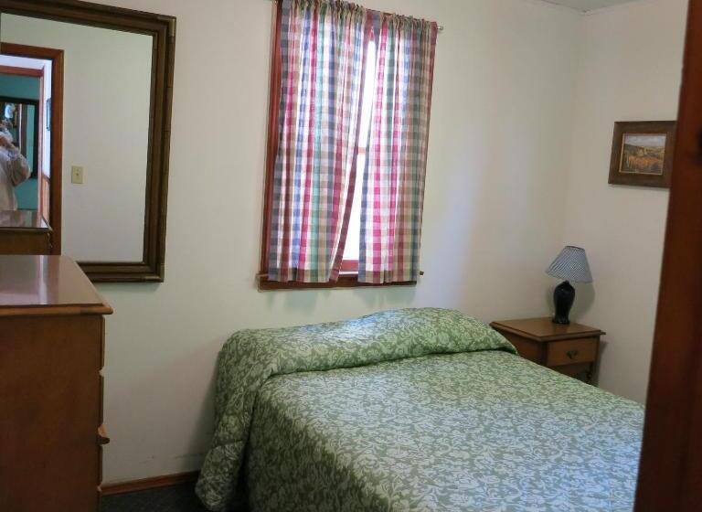 バンガローの２ベッドスタンダードルーム, The Austin Inn