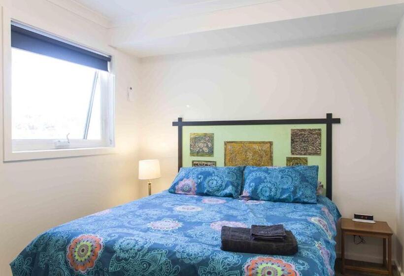 شقة غرفة واحدة, One Of A Kind Apartments