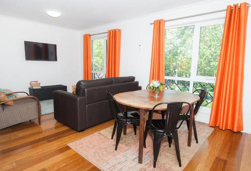 شقة غرفتين, One Of A Kind Apartments