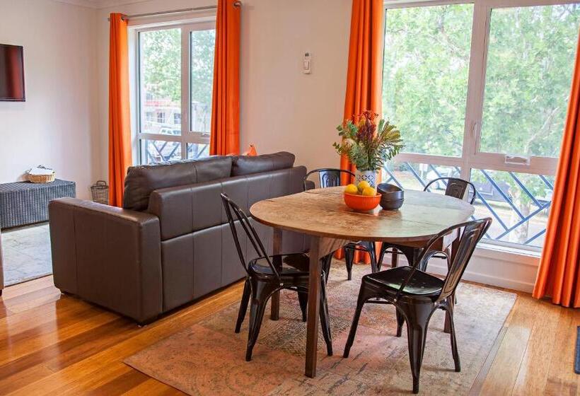 شقة غرفتين, One Of A Kind Apartments