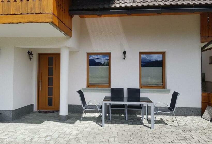 آپارتمان 1 خوابه, Apartment Brumec