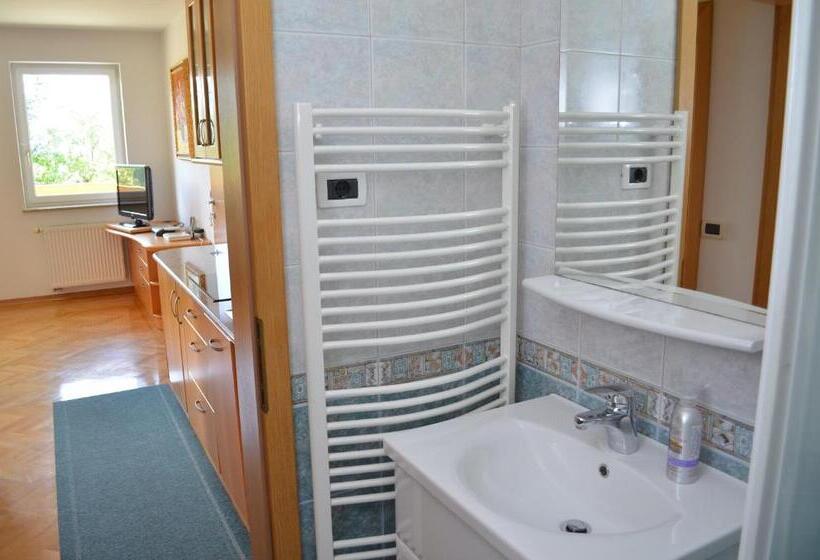 آپارتمان 1 خوابه, Apartment Brumec