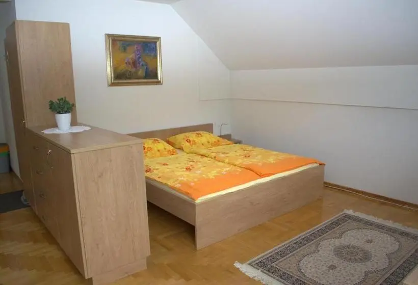 آپارتمان 1 خوابه, Apartment Brumec