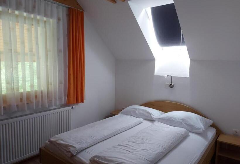 Standard Room, Apartments And Rooms Martuljk