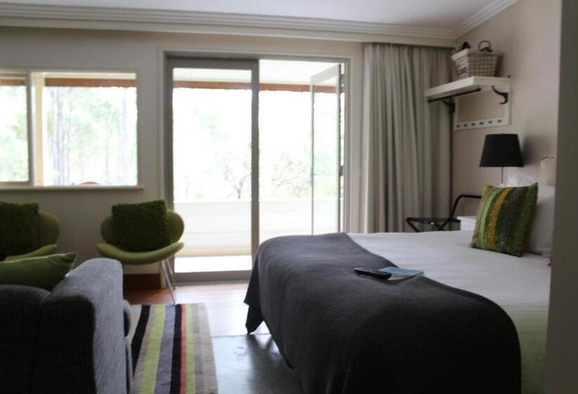 스위트 킹사이즈 침대, Elfin Hill Vineyard Accommodation
