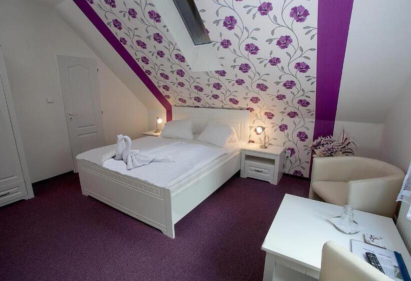 غرفة كلاسيكية ثلاثية, Wellness Penzion Harmonie Rohanov