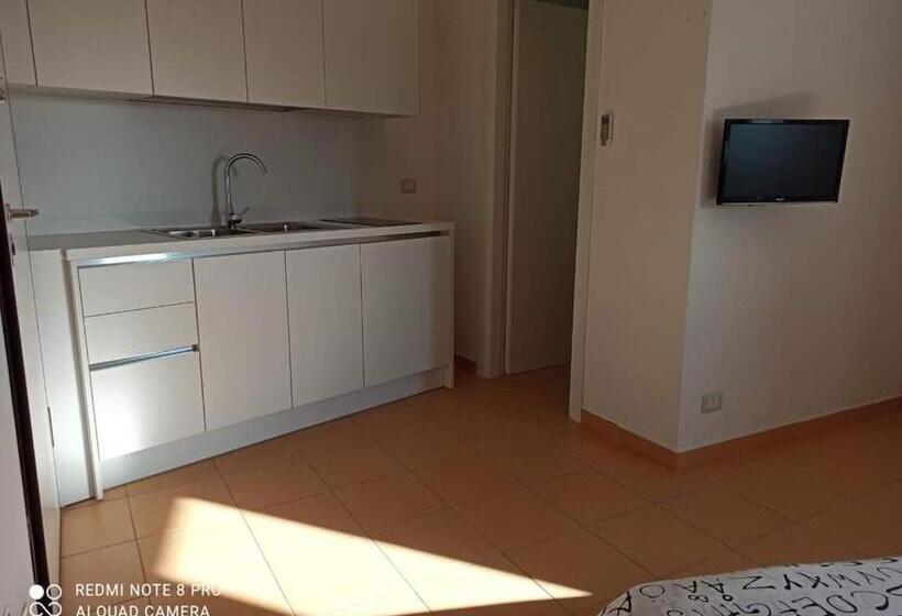 استودیو خانوادگی, Pitagora Residence