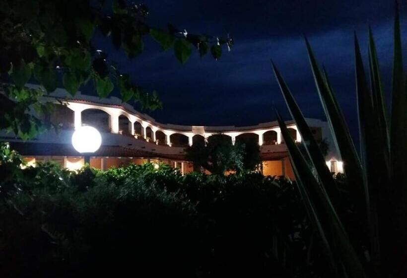 استودیو خانوادگی, Pitagora Residence