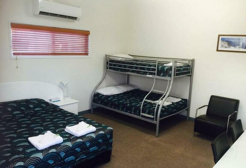 Семейный Номер, Springsure Overlander Motel