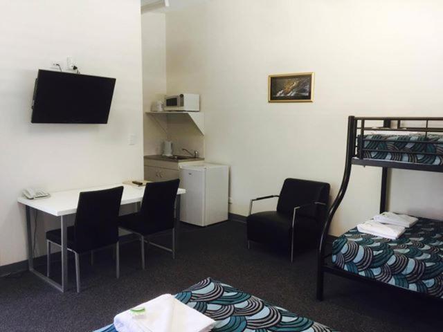 Семейный Номер, Springsure Overlander Motel