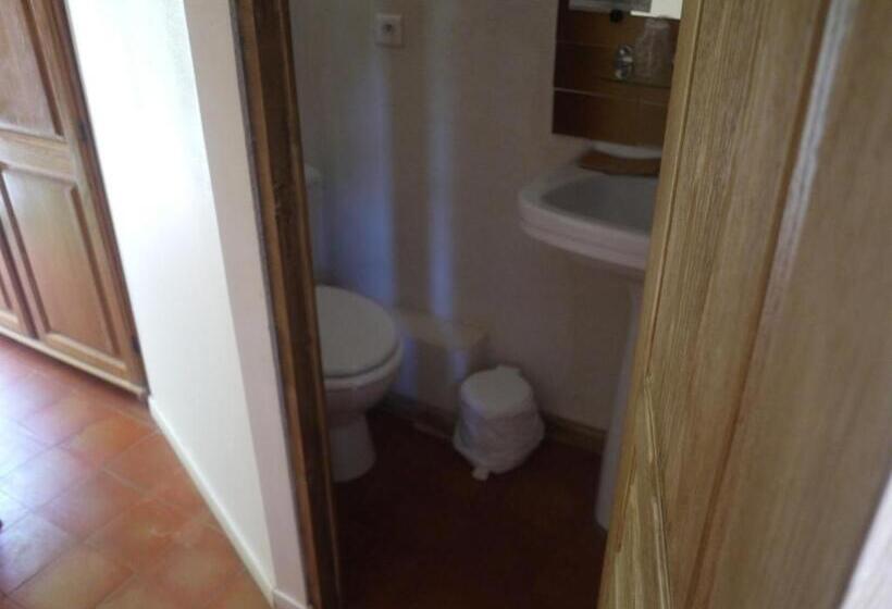 Номер Стандарт, Auberge Des Seguins