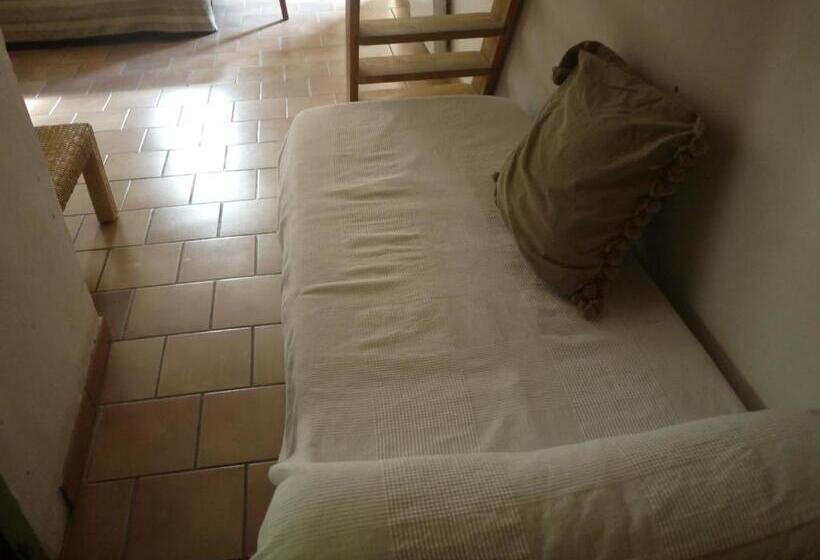 غرفة عادية خماسية, Auberge Des Seguins