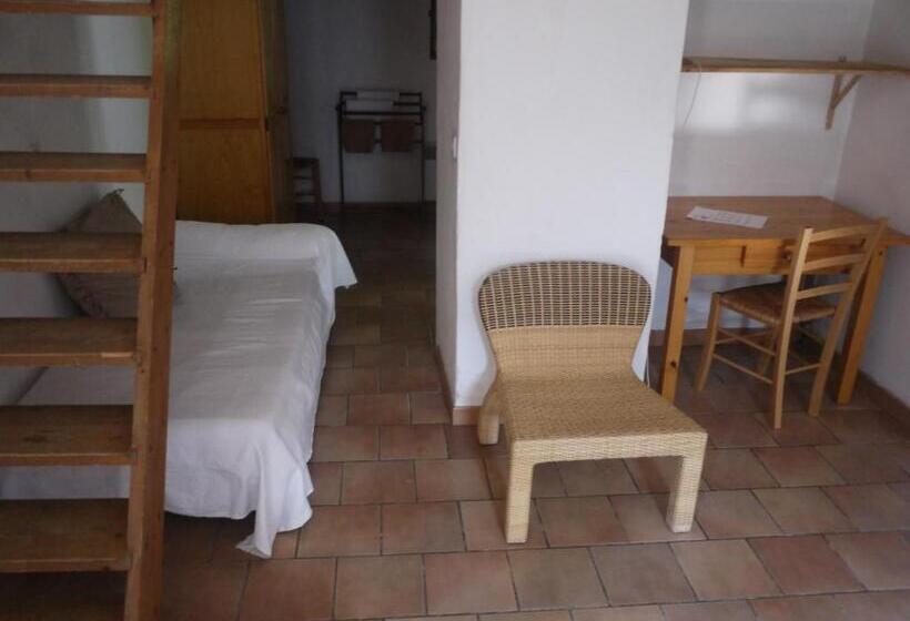 Пятиместный Стандартный Номер, Auberge Des Seguins