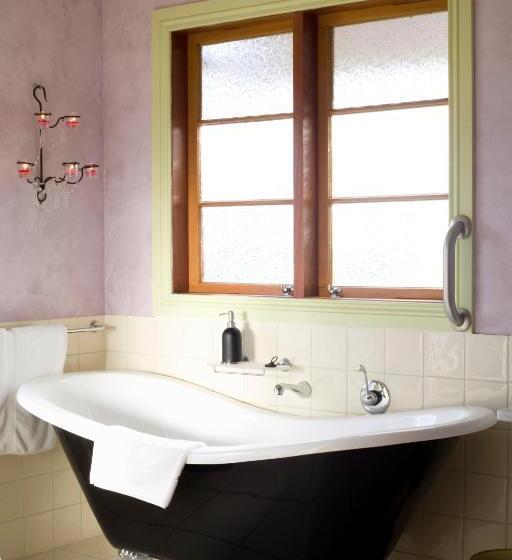 キャビン, The Spotted Chook