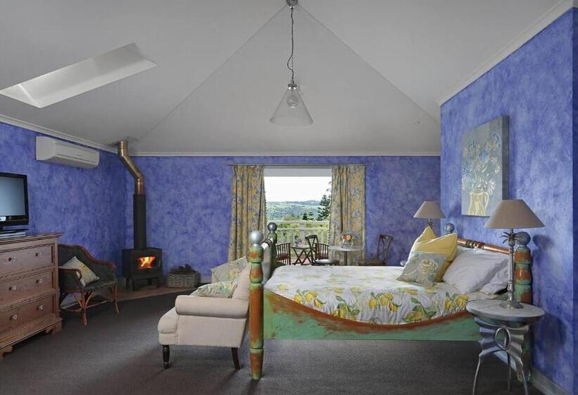 スイート, The Spotted Chook