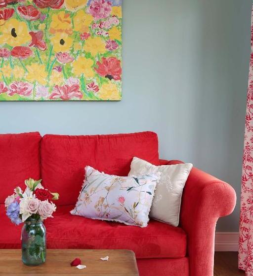 スイート, The Spotted Chook