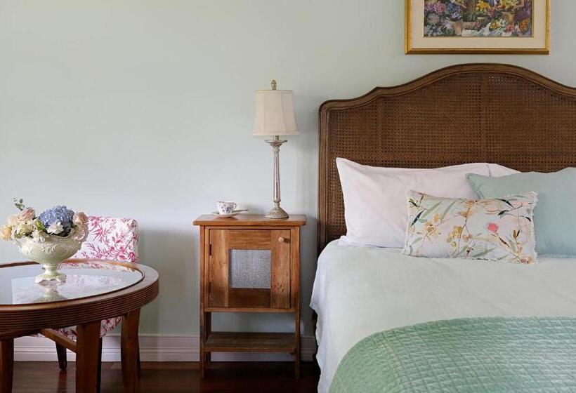 スイート, The Spotted Chook