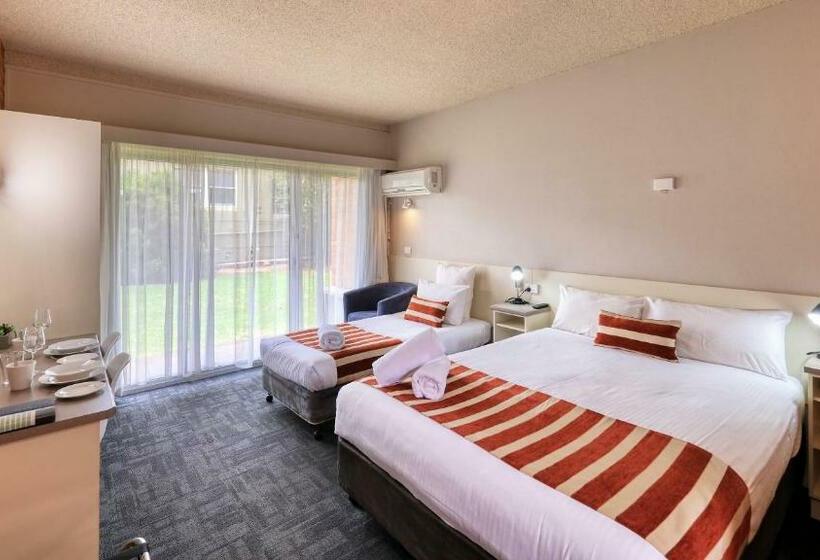 스탠다드 룸, Court Street Motel