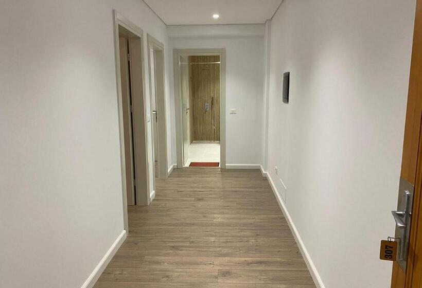 סוויטה משפחתית, Eval Hotel Sarande