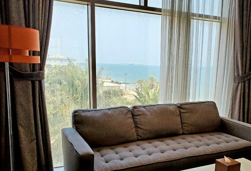 带大床的豪华间, Al Kout Beach