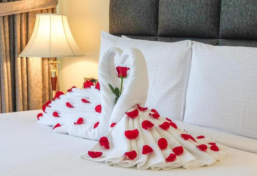 2 Bedrooms Suite Sea View, Al Kout Beach