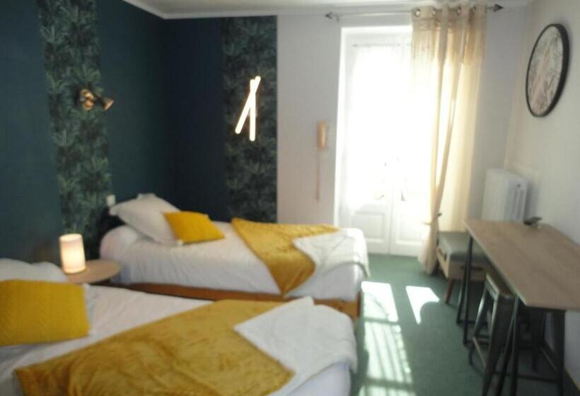 غرفة قياسية ذات إطلالة, Hôtel Restaurant Aux Armes D Estaing   Kb Hotel Group