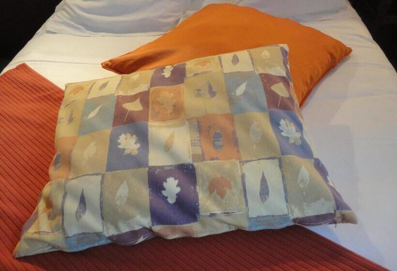 غرفة عائلية, Hôtel Restaurant Aux Armes D Estaing   Kb Hotel Group