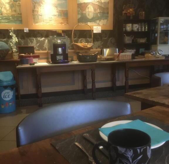 غرفة عائلية, Hôtel Restaurant Aux Armes D Estaing   Kb Hotel Group