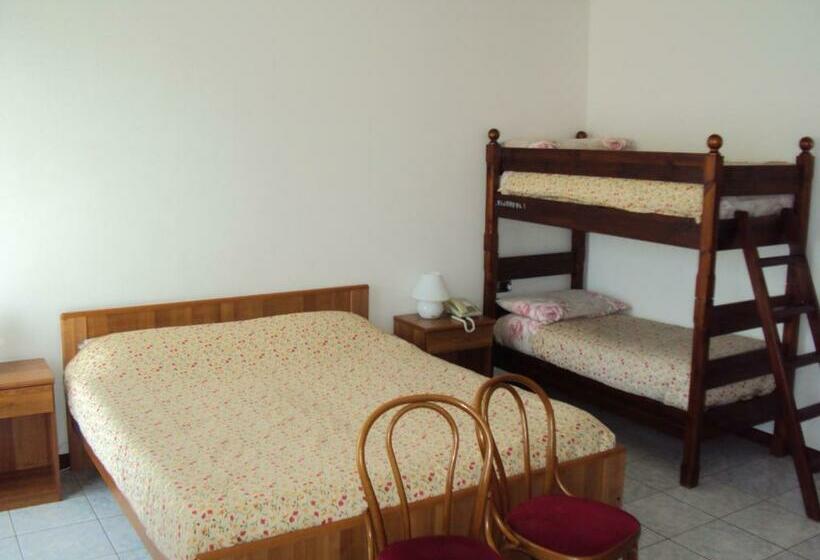 غرفة عائلية, Cavaria