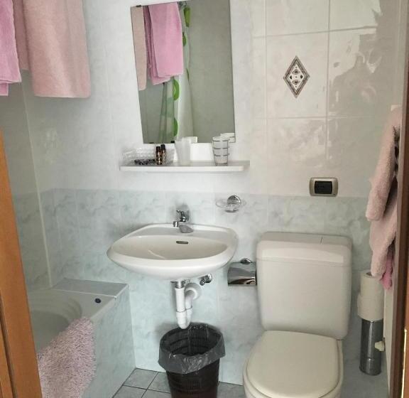 غرفة عائلية, Cavaria