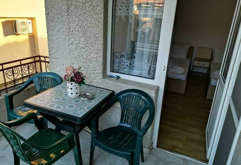 Habitació Estàndard amb Terrassa, къща за гости The Sunny Corner