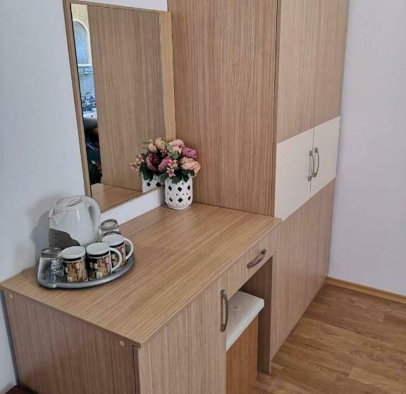 Habitació Estàndard amb Terrassa, къща за гости The Sunny Corner