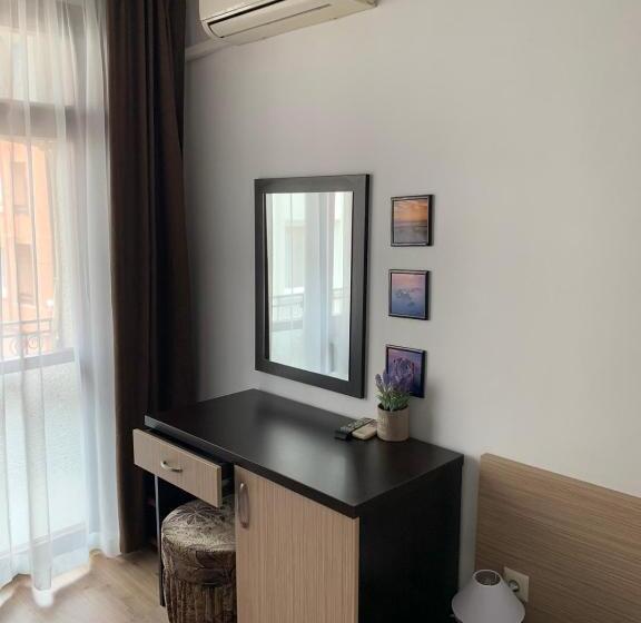 标准间带阳台, къща за гости The Sunny Corner