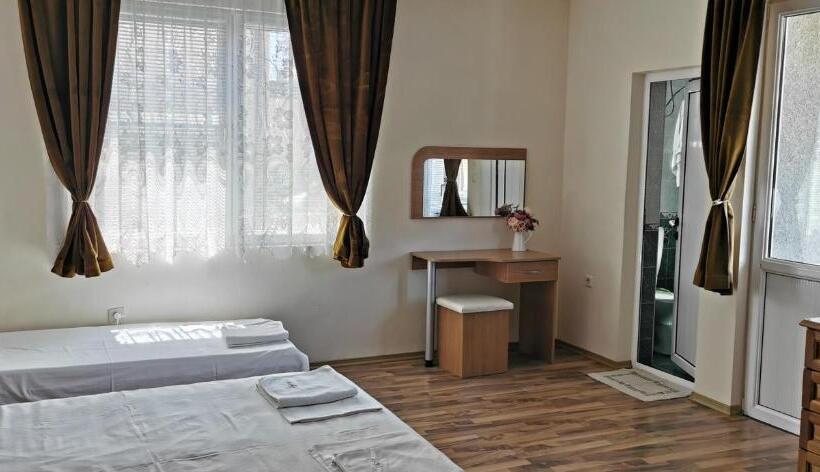 Családi Stúdió, къща за гости The Sunny Corner