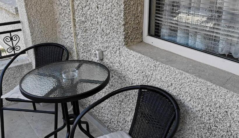 Estudio Familiar, къща за гости The Sunny Corner