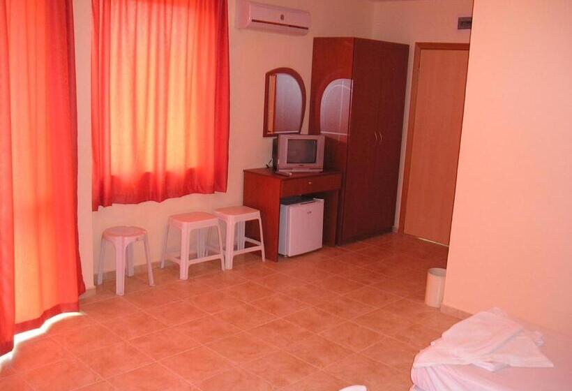 スタンダードトリプルルーム, Morski Dar