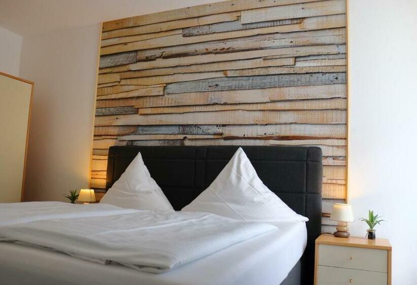 Номер Стандарт, St. Georg