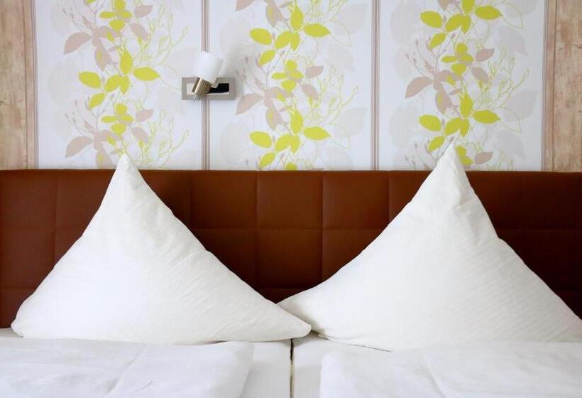 Номер Стандарт с Балконом, St. Georg