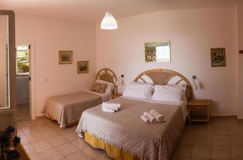 غرفة قياسية ثلاثية, Villa Sarina