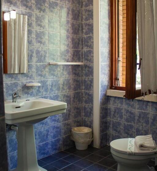 غرفة قياسية ثلاثية, Villa Sarina