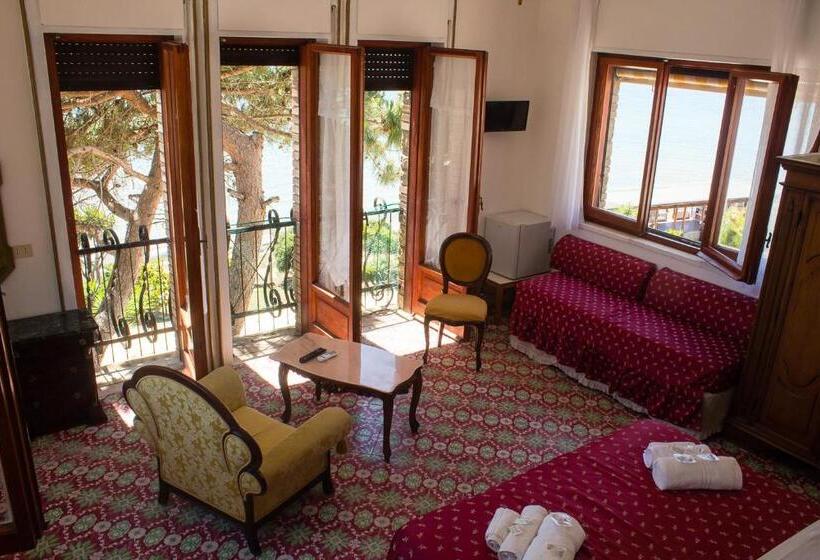 غرفة قياسية ثلاثية, Villa Sarina