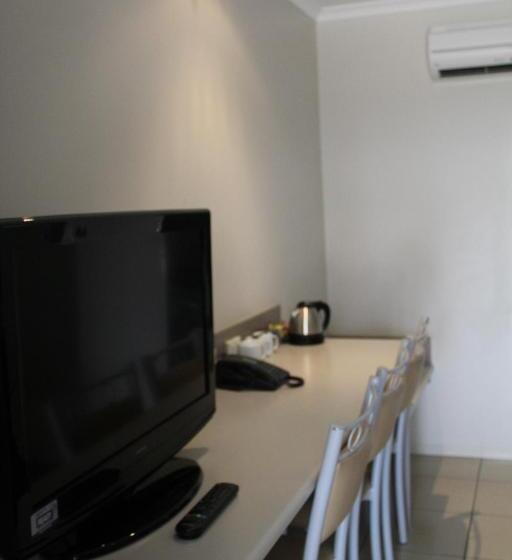 חדר אקזקיוטיב, Blackwater Motor Inn