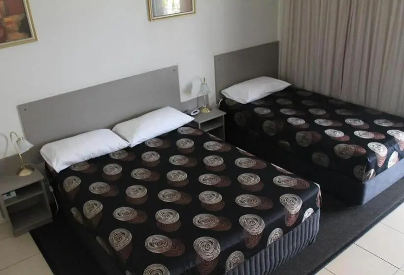 エクゼクティブトリプル, Blackwater Motor Inn