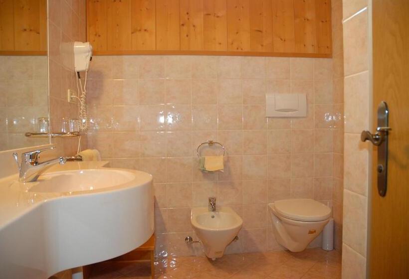 バルコニー付きスタンダードルーム, Garni Alpin