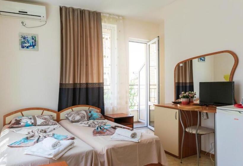 Номер Стандарт Трехместный, Guest House Eos
