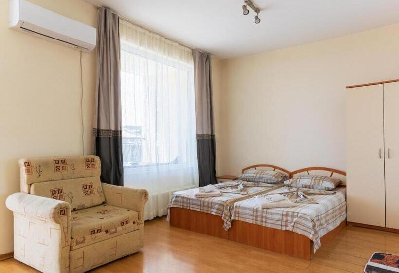 Студия Стандарт, Guest House Eos