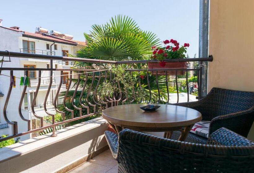 Студия Стандарт, Guest House Eos