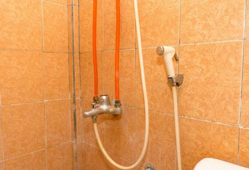 Номер Deluxe, Reddoorz Near Sentani Airport Jayapura