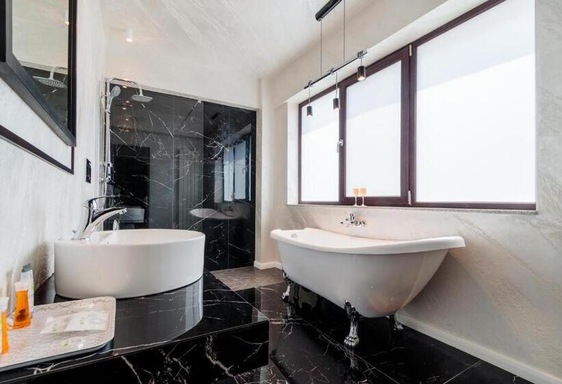 豪华房间, Bulevard